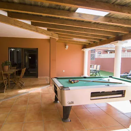 Villa Rodrigo Feriehus *